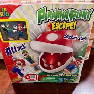 Piranha Plant Escape! Game - Red Piranha Plant with Mario Figures